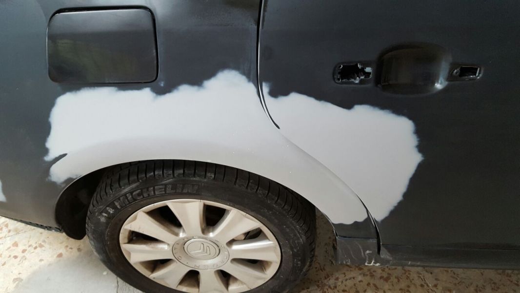 Pintado de elementos de un coche