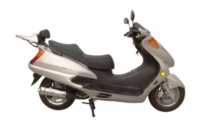 Scooter 125 nuevo 899 euros + 2 a�os de garant�a + casco y top case de regalo