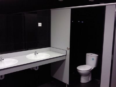 Cabinas de fenolico y compacmel (toda Espa�a) 