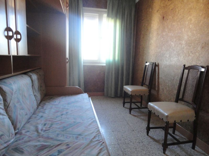 Piso en venta de 60 m2, dispone de 3 dormitorios, cocina conservada con lavadero