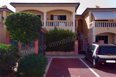 Planta baja con patio y parking se vende