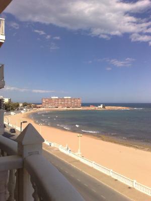 torrevieja primerisima linea de playa impresionantes vistas al mar y al paseo