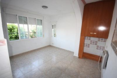 AL LADO DE GUARDAMAR CHALETH 3 HABS 66.000 EUROS. 