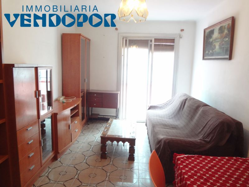 Vivienda distribuida en 70 m2 �tiles, planta baja de tres habitaciones