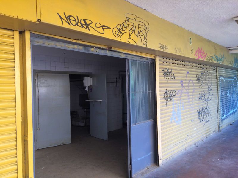 �Quieres vivir en un local y tener acceso a las piscinas comunitarias del complejo Barcinova?