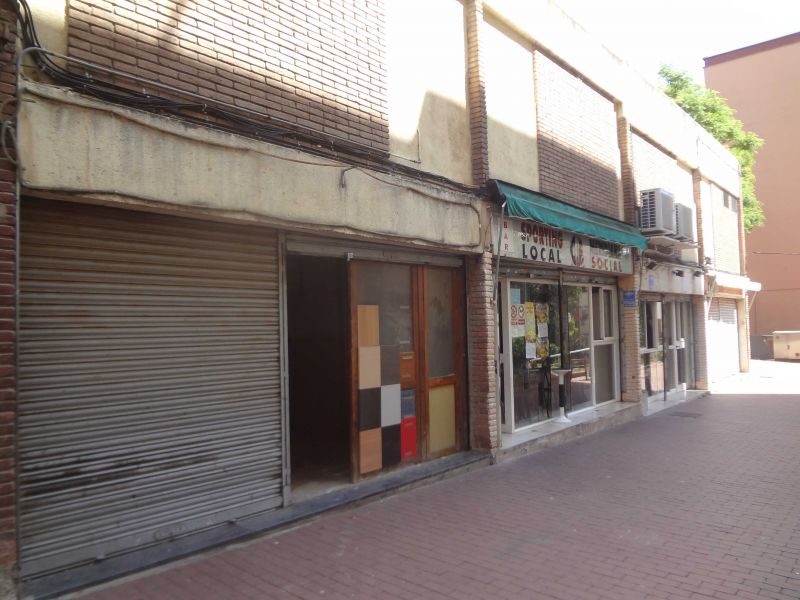 Local di�fano de 50 m2 muy bien comunicado y orientado