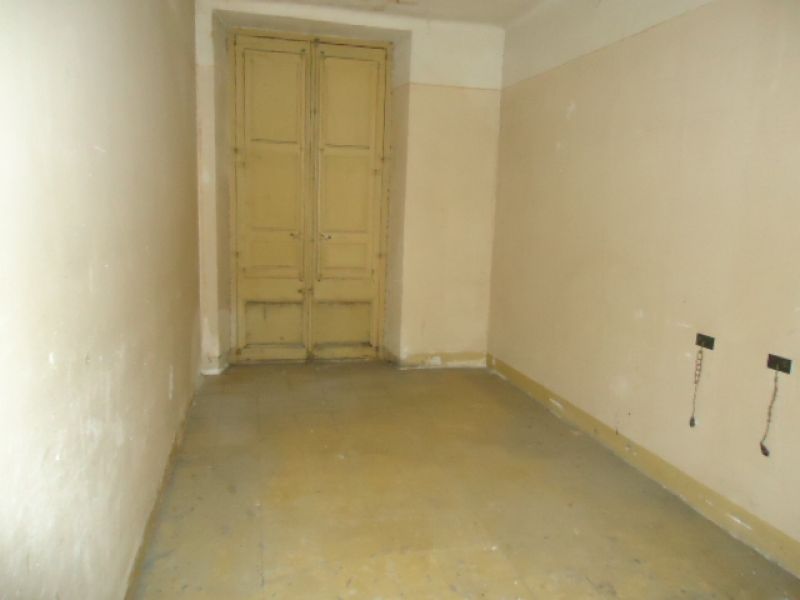 VENTAS CASA VIEJA VENTA carrer olot P -180.000 �, FIGUERES
