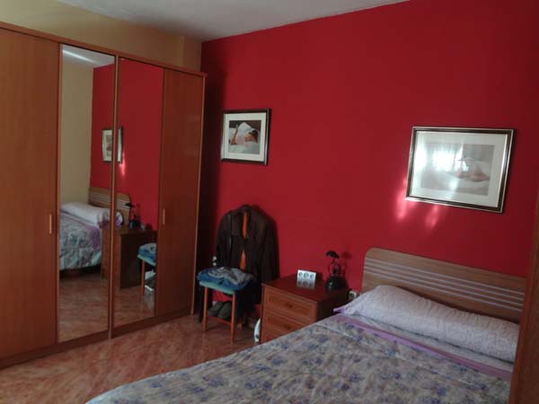 Vivienda + local ubicada en la calle Dalia por 209.000 Euros en Montcada i Reixac