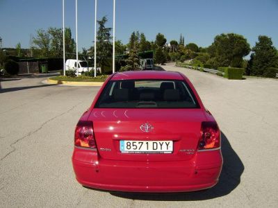 OPORTUNIDAD! SE VENDE TOYOTA AVENSIS (9900 EUROS)