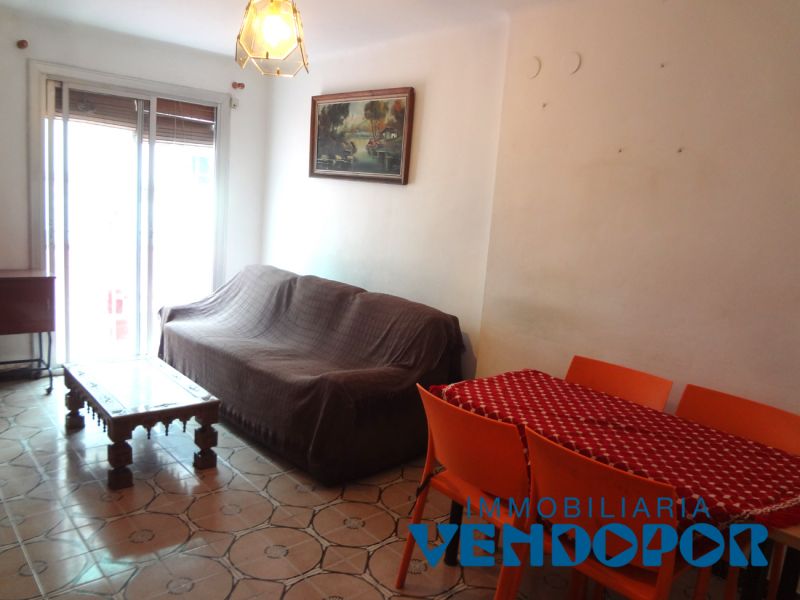 Vivienda distribuida en 70 m2 �tiles, planta baja de tres habitaciones