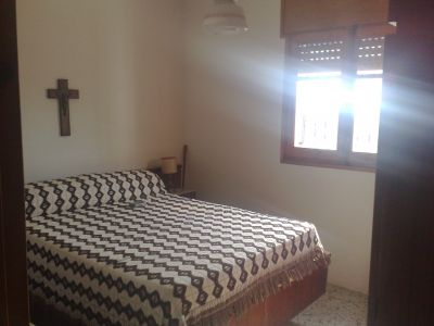 VENDO URGENTE NTRA CASA,EN URBANIZACION CON MONTA�A Y A 7 MIN. PLAYA.
