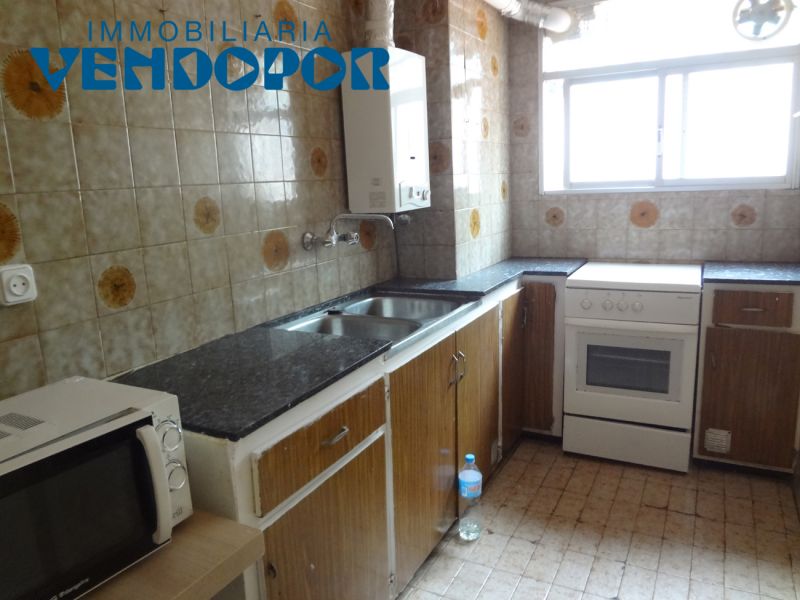 Vivienda distribuida en 70 m2 �tiles, planta baja de tres habitaciones