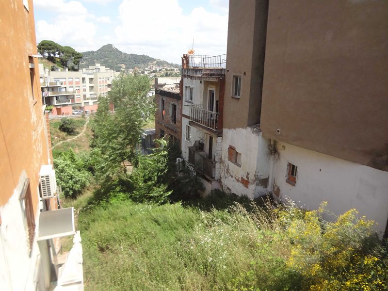 Disponible parcela de 439 m2 de superficie, lista para construir una vivienda
