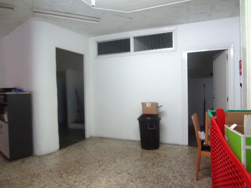 Local en venta de 105 m2 en el distrito de sant andreu