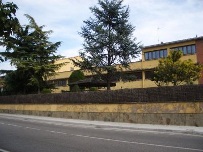 Local comercial con vivienda ideal para negocio familiar