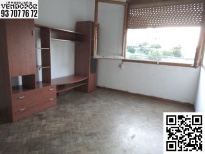 Piso totalmente exterior en ciutat meridiana