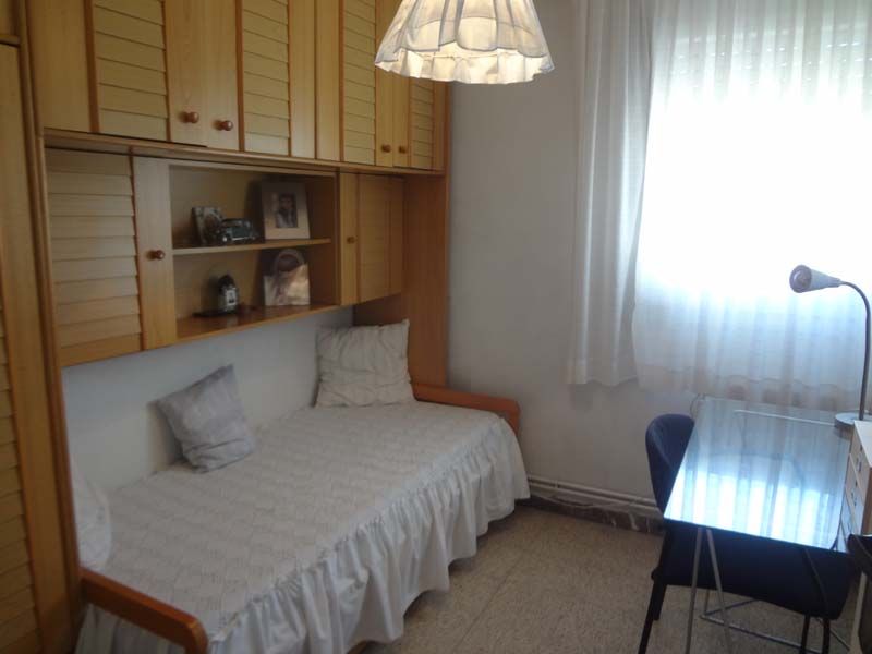 Vivienda reformada con ascensor en la finca en Nou Barris de Barcelona