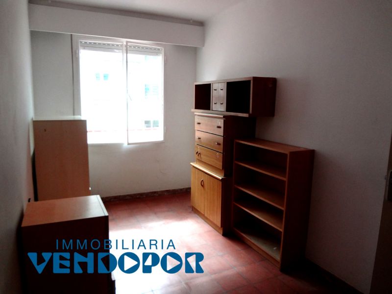 Vivienda distribuida en 70 m2 �tiles, planta baja de tres habitaciones