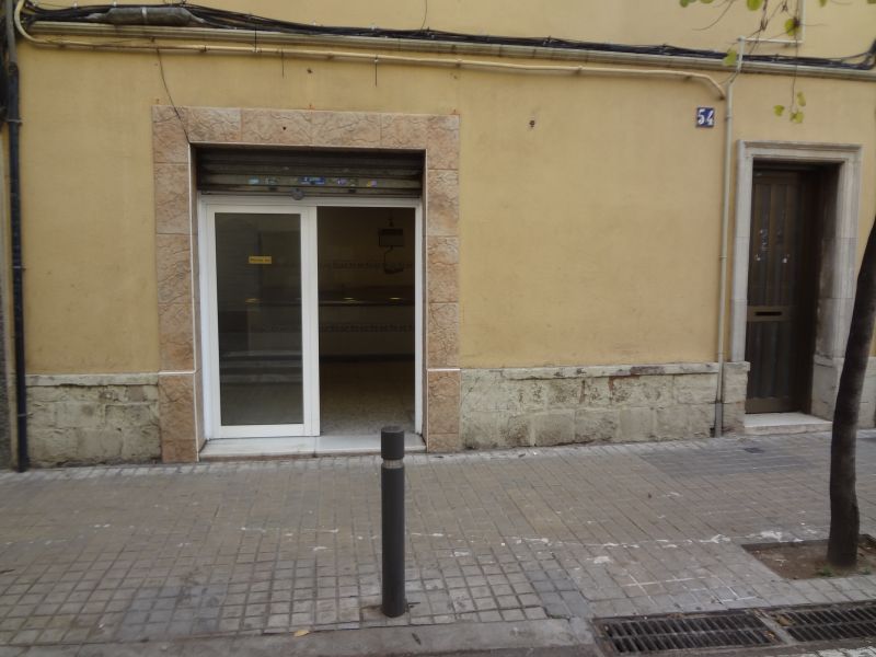 En la tranquila zona de Girona, se encuentra este magn�fico chalet